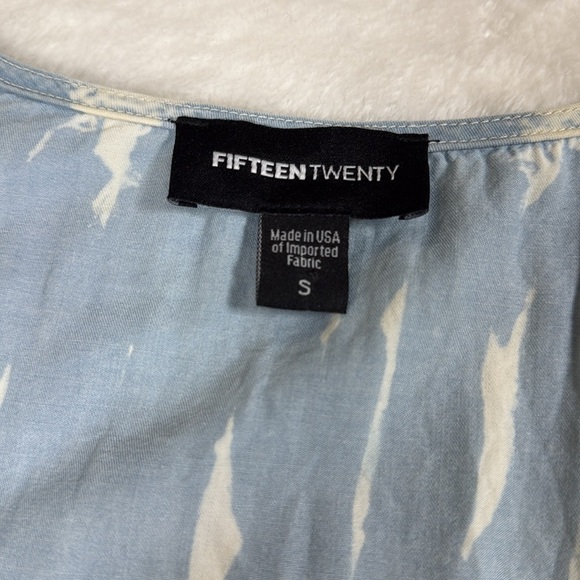 FifteenTwenty Womens Blue Cream Tie Dye Bell Sleeve V Neck Top Sz S Tencel Boho - Picture 7 of 9